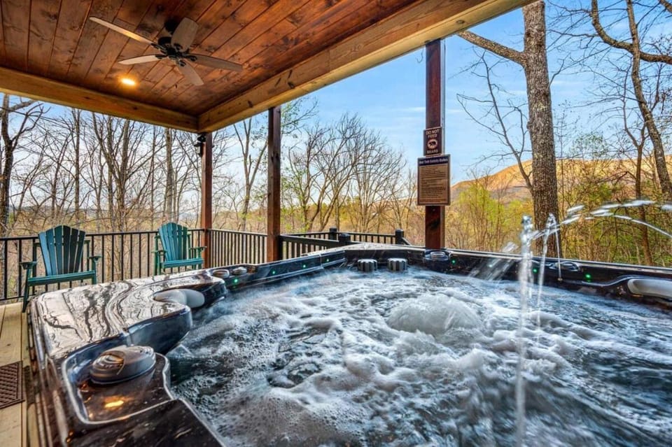 Escape to the Smokies, At Park's Edge House in Sevier County