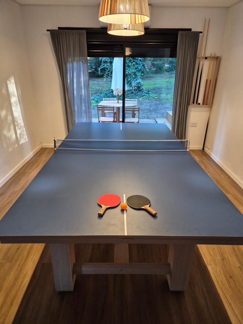 Table tennis, Dining area