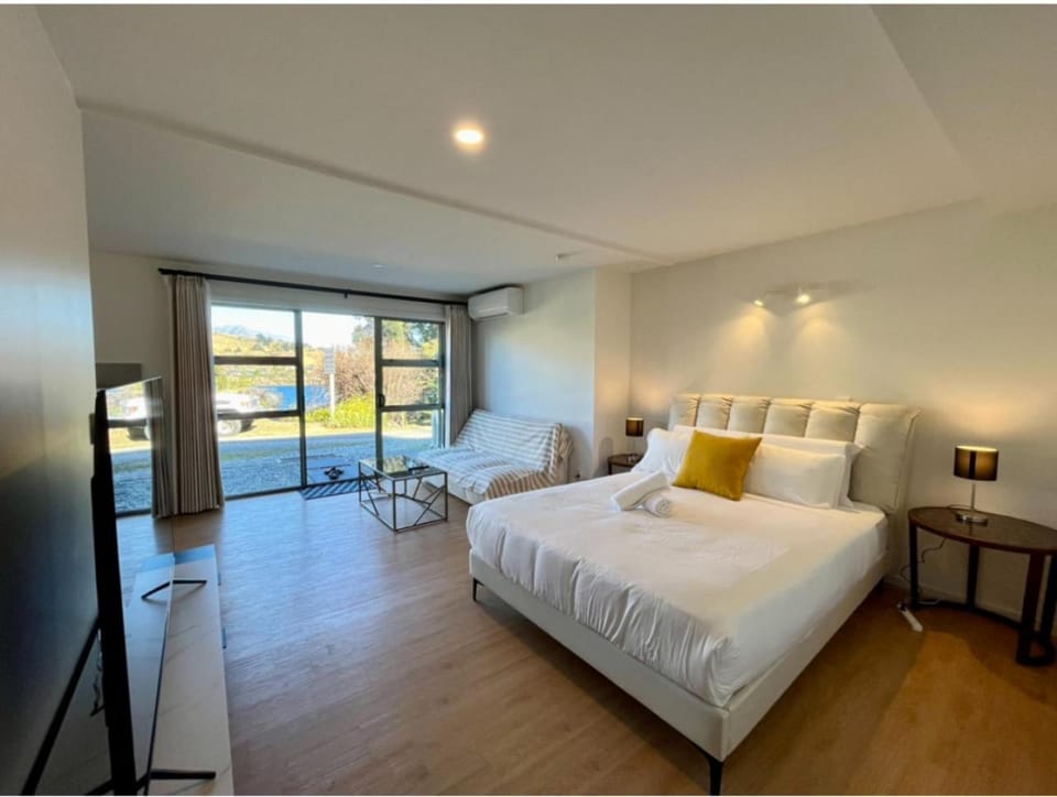 Cozy Single Unit with Full Kitchen Apartment in Queenstown