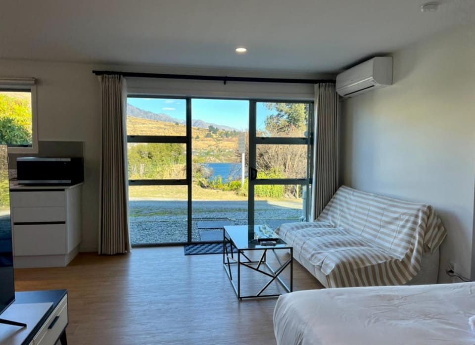 Cozy Single Unit with Full Kitchen Apartment in Queenstown