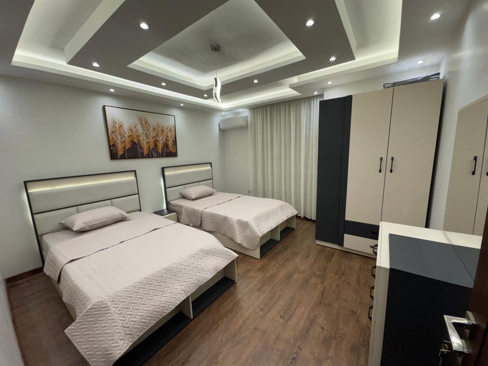 Luxury Apartment Lebanon Squareشقة فندقيه فاخرة ميدان لبنان المهندسين Apartment in Egypt