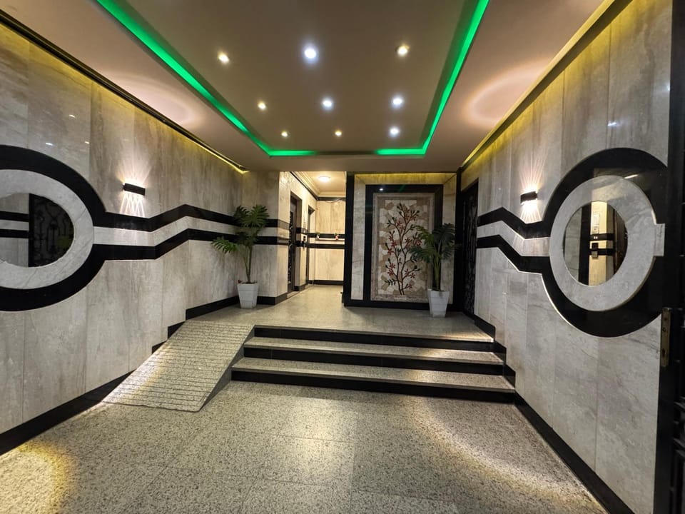 Luxury Apartment Lebanon Squareشقة فندقيه فاخرة ميدان لبنان المهندسين Apartment in Egypt