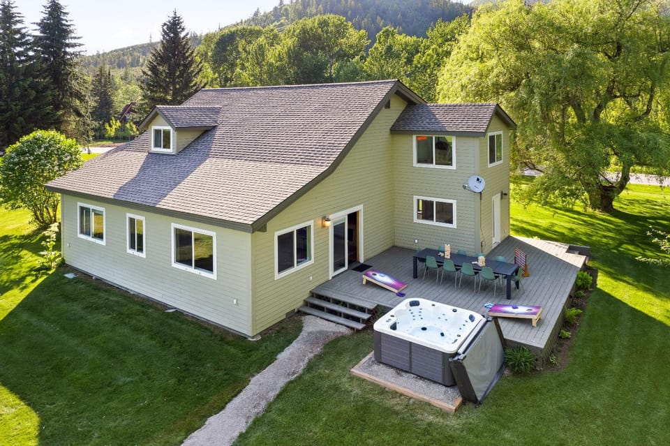 Patio, Natural landscape, Mountain view
