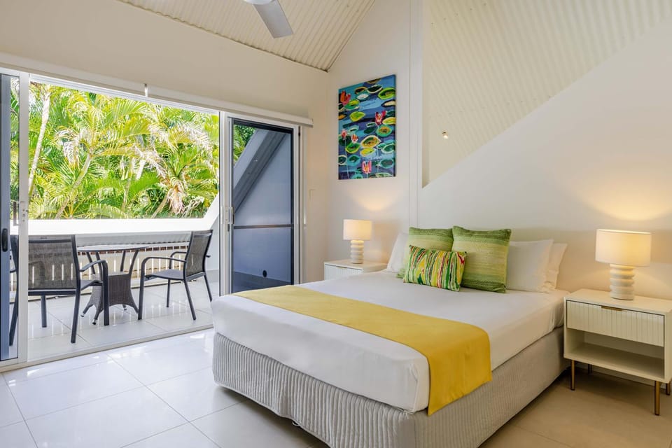 Serenity Villa with heated POOL & Beach access Villa in Port Douglas