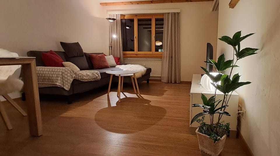 Helvetia 2005 Sr 2-ZW 2 Stock Apartment in Lantsch/Lenz