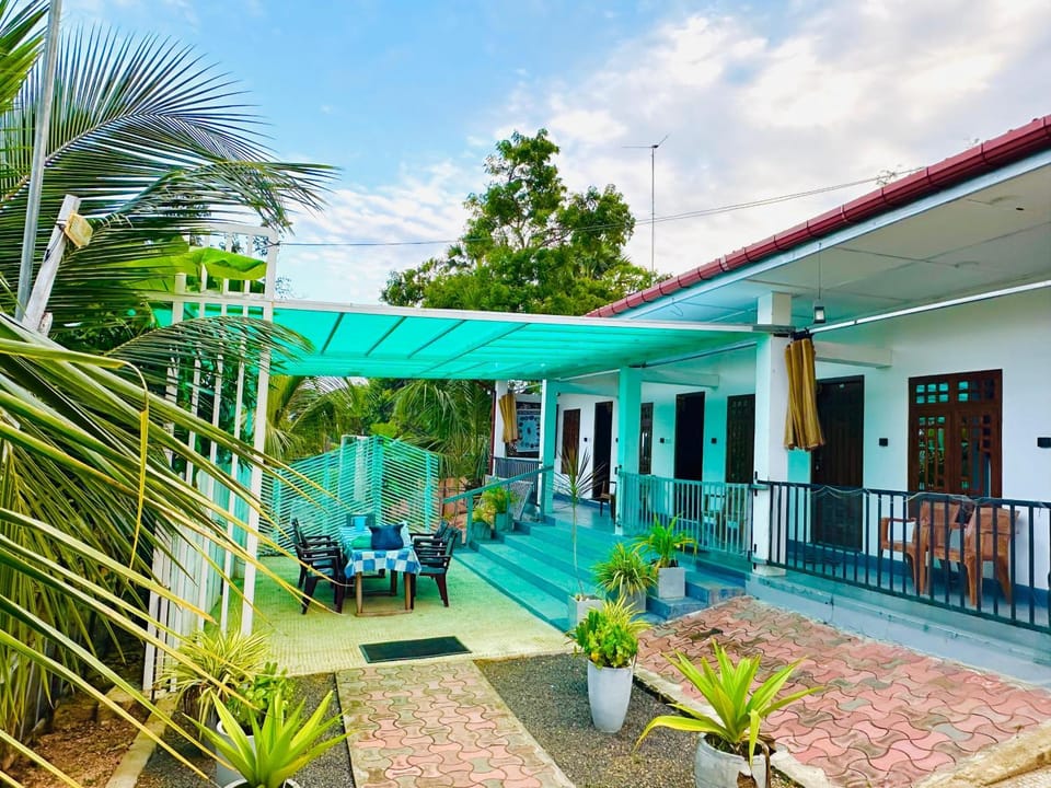 NMK Trinco Holiday Inn Villa in Sri Lanka