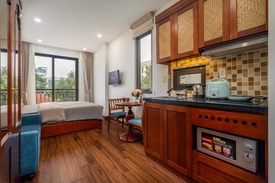 Bed, TV and multimedia, Kitchen or kitchenette, Seating area, Dining area, Bedroom