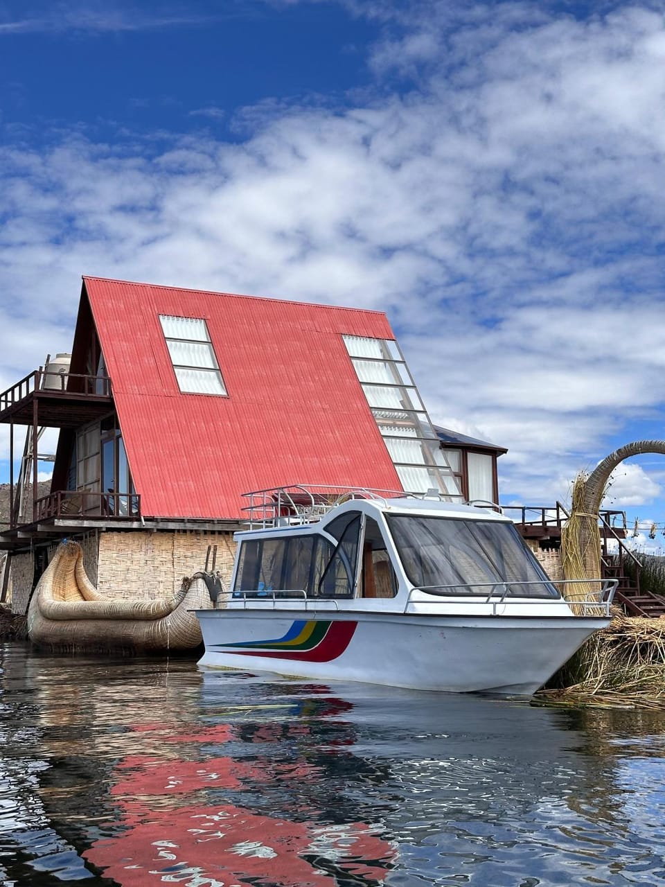 Titicaca UTJAWI LODGE Nature lodge in Puno, Peru