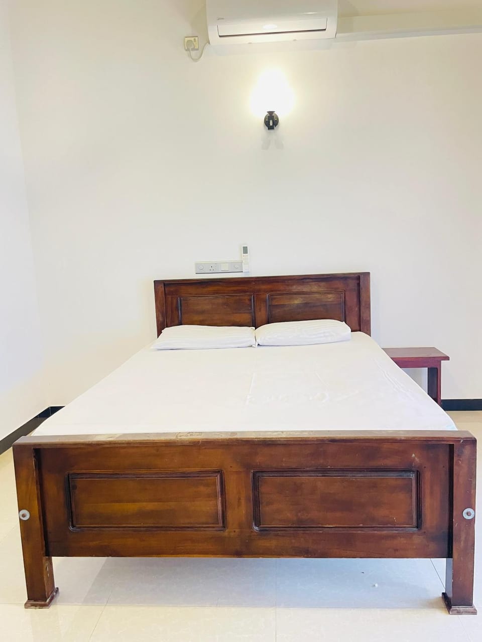 Bed, Bedroom, air conditioner