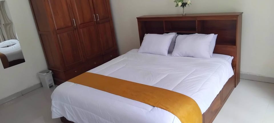 Bed, Photo of the whole room, Bedroom, wardrobe
