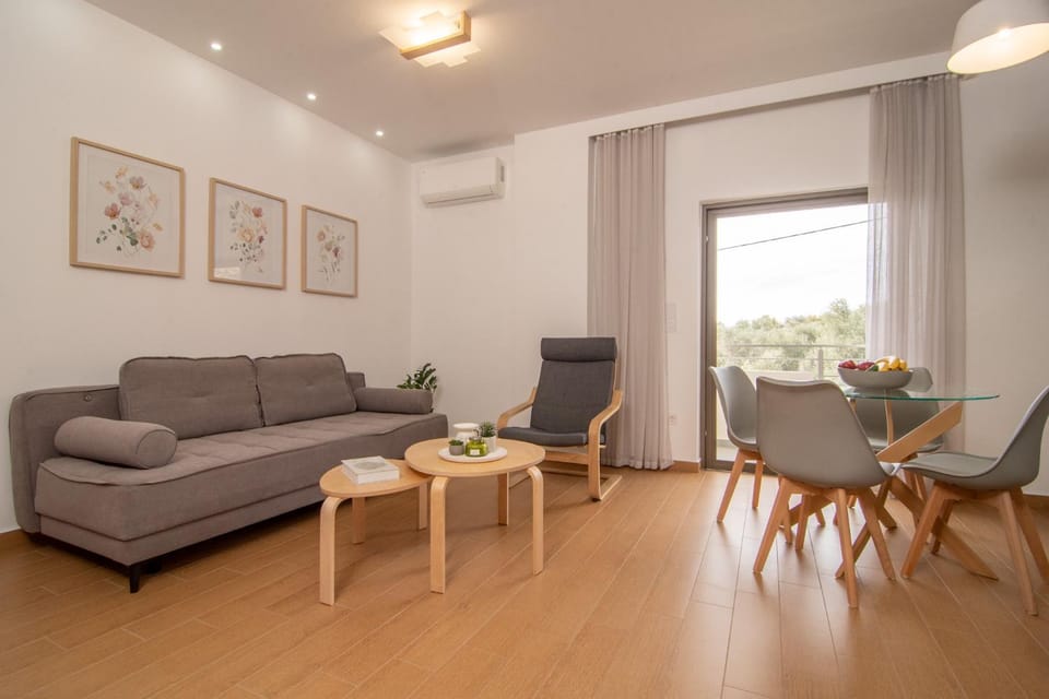 Diktamo apartment, Palaiochora Apartment in Crete