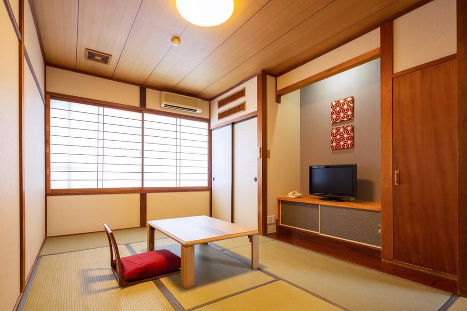 TV and multimedia, air conditioner