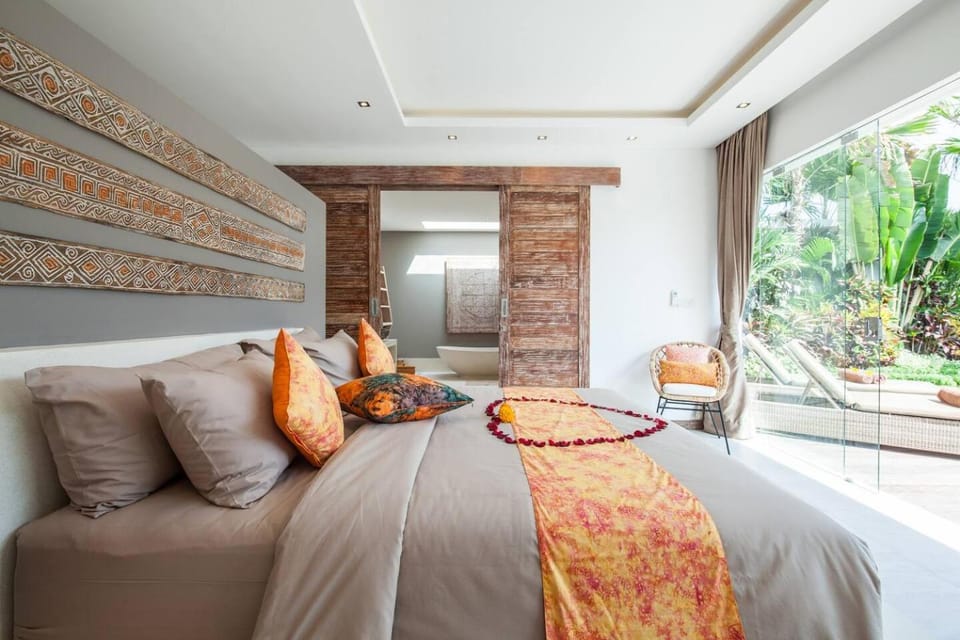 Chill out in a luxurious 4 BR villa Seminyak Villa in Kuta