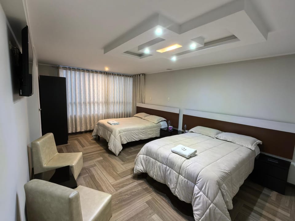 Shower, Bed, Bathroom, TV and multimedia, Living room, Photo of the whole room, Bedroom, Family, Quiet street view, internet, towels, wardrobe