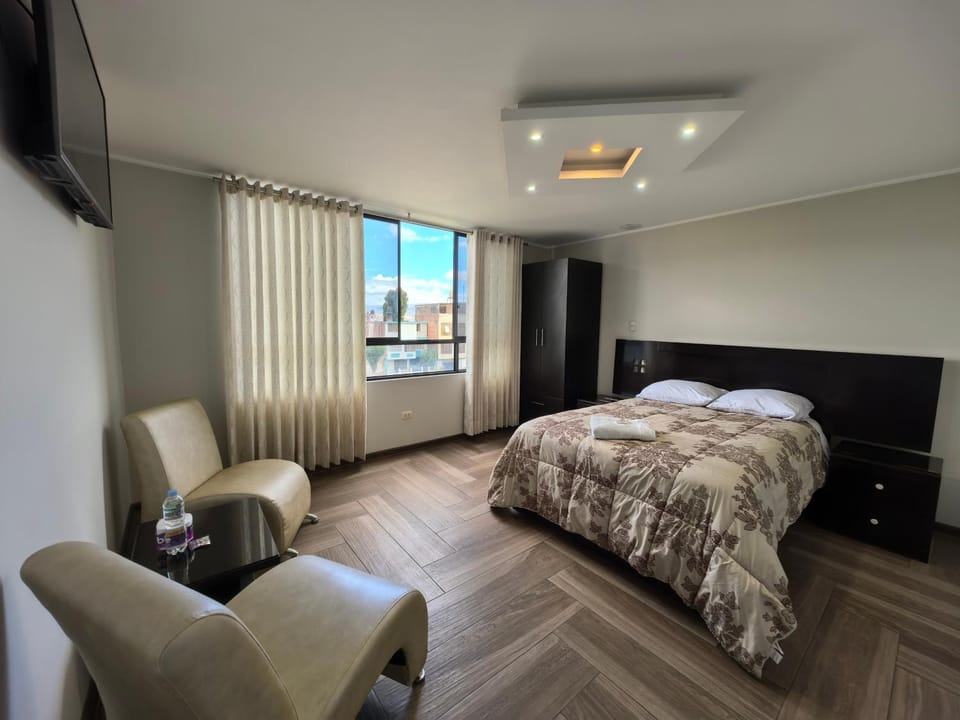 Shower, Bed, Bathroom, TV and multimedia, Photo of the whole room, Bedroom, Landmark view, Sunrise, Sunset, internet, towels, wardrobe