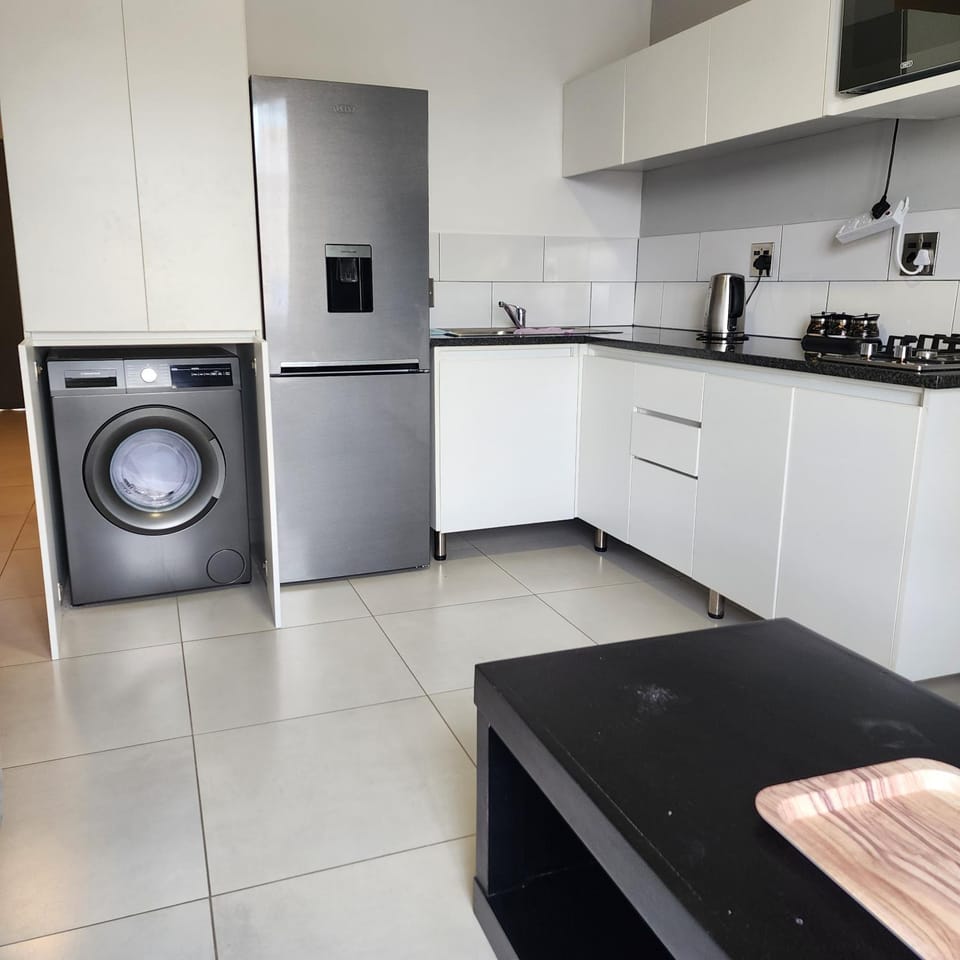 Self-Catering B&B - Randburg Apartment in Sandton