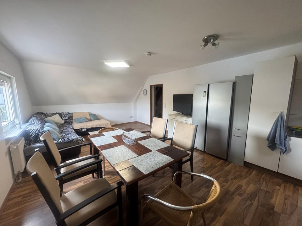 TV and multimedia, Kitchen or kitchenette, Seating area, Dining area