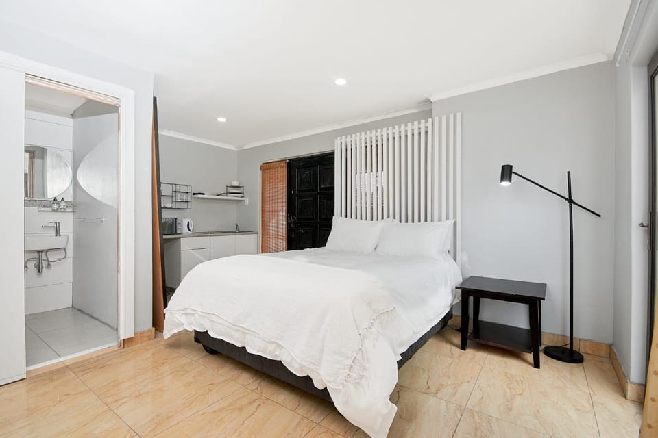 Bathroom, Kitchen or kitchenette, Bedroom