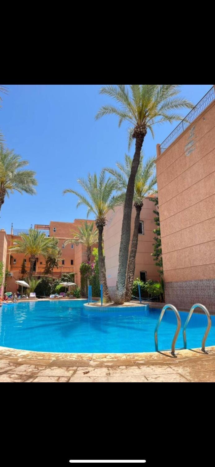Swimming pool, sunbed
