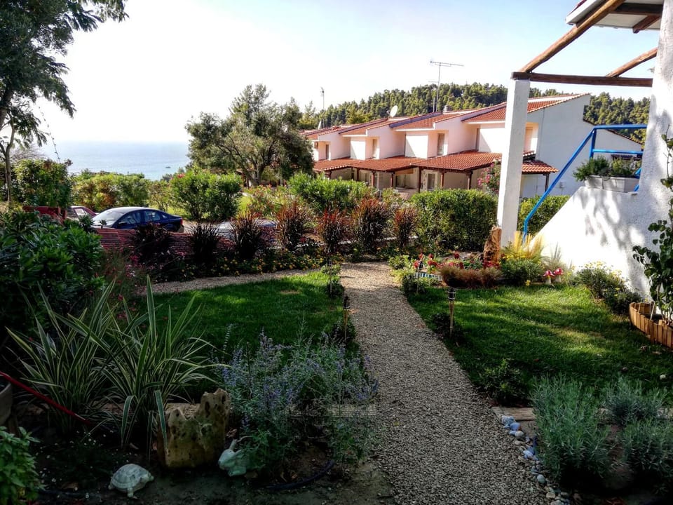 Balcony/Terrace, Inner courtyard view