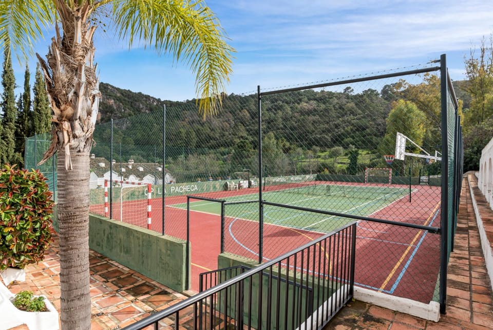 Tennis court