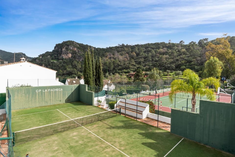 Tennis court