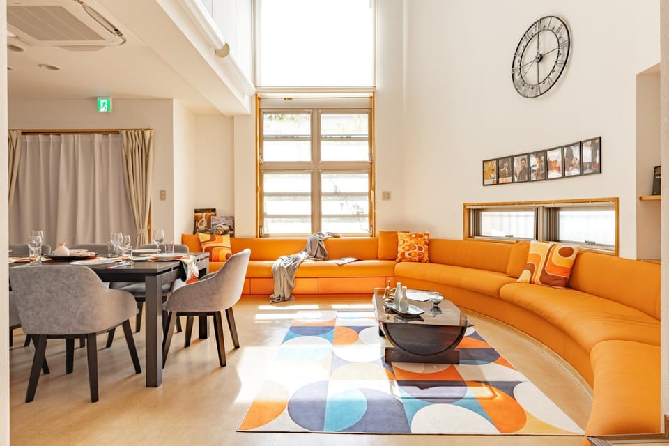 Living room, Seating area