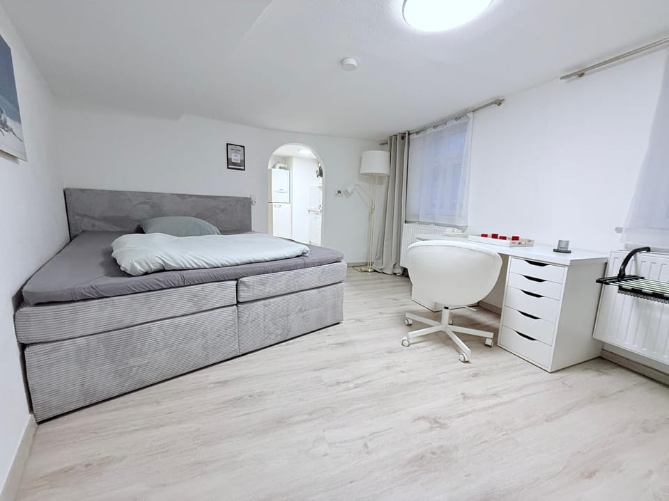 Bed, Living room, Photo of the whole room, Bedroom