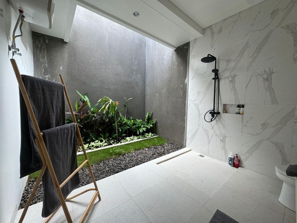Shower, Bathroom, Garden view