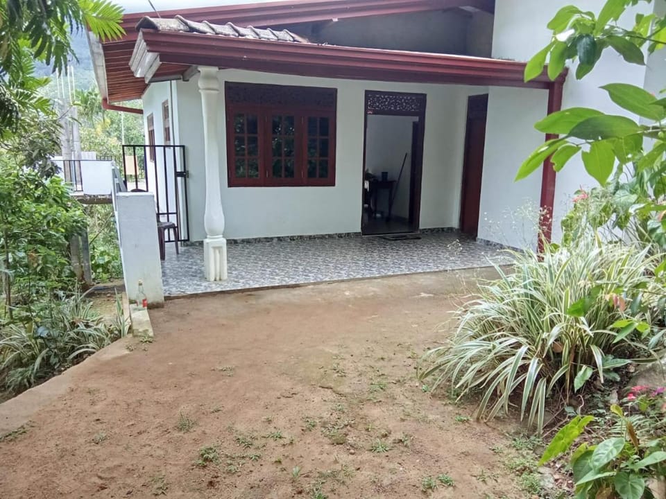 Omashi sinharaja holiday resort Hostel in Sri Lanka