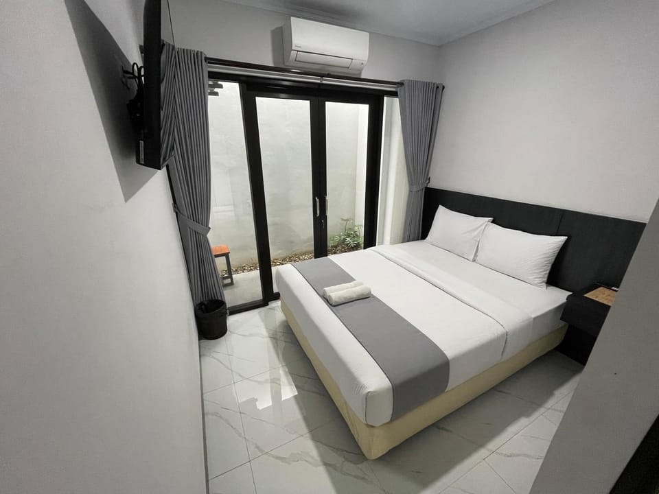 Bed, TV and multimedia, Photo of the whole room, Bedroom, air conditioner