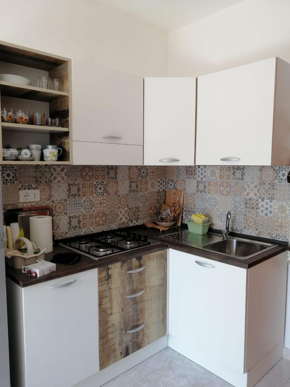 Kitchen or kitchenette