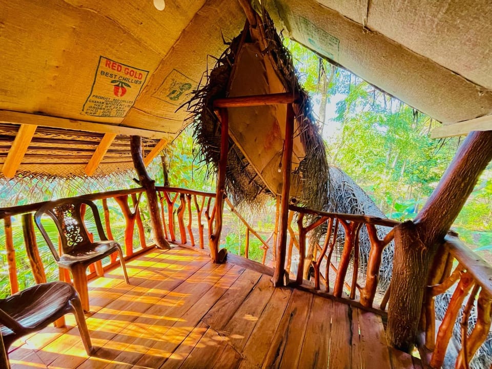 View (from property/room), Balcony/Terrace, Dining area