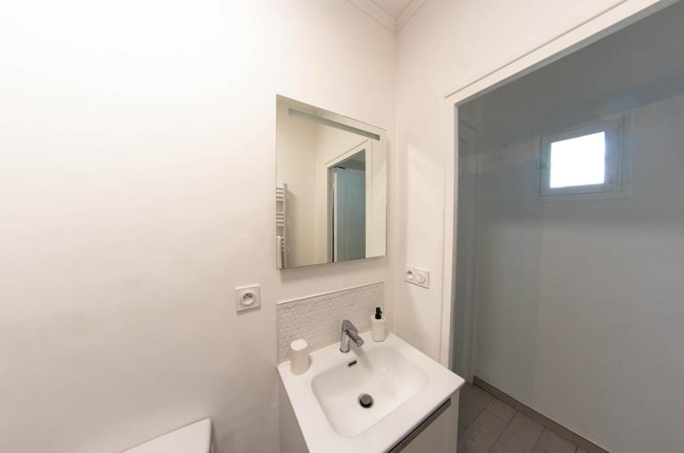 F2 rénové, moderne & spacieux en coeur de ville Apartment in Béziers