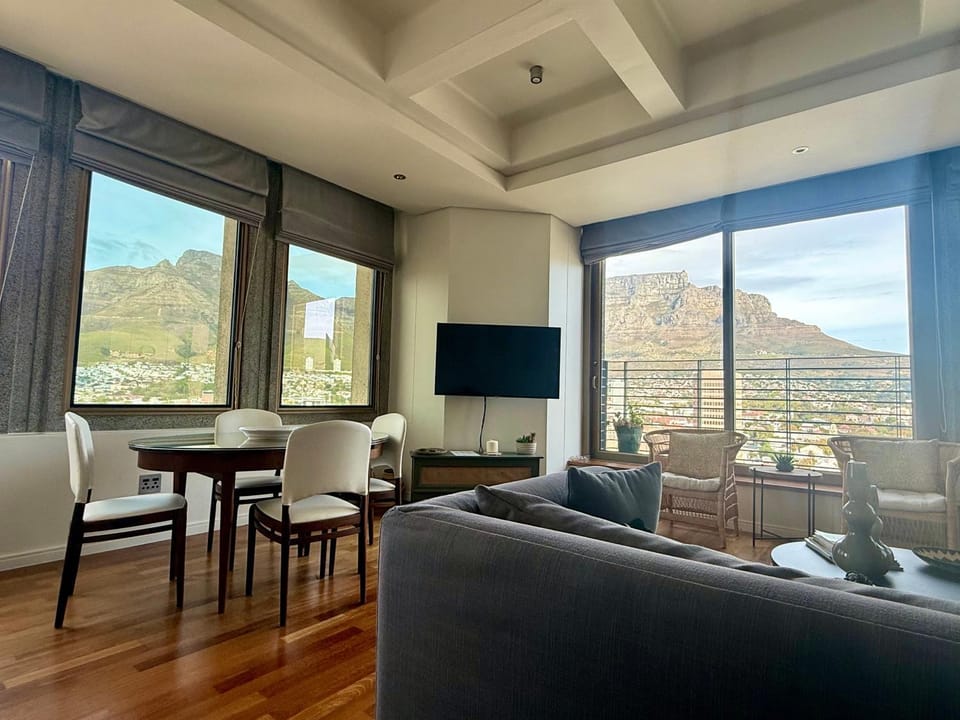 TV and multimedia, Seating area, Dining area, Mountain view