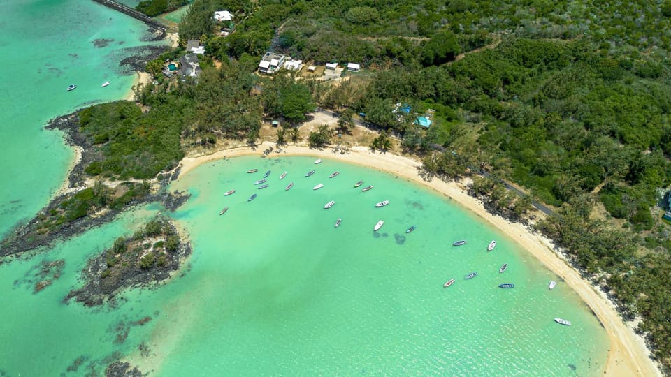 Ti'Ocean Guest House - Incredible Beachfront Retreat Apartment in Rivière du Rempart District, Mauritius
