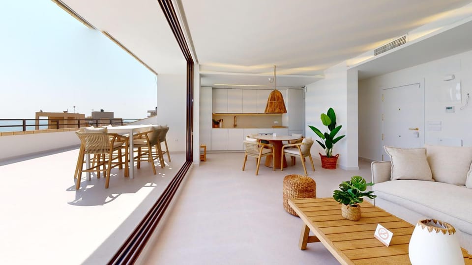 Balcony/Terrace, Living room, Seating area, Dining area
