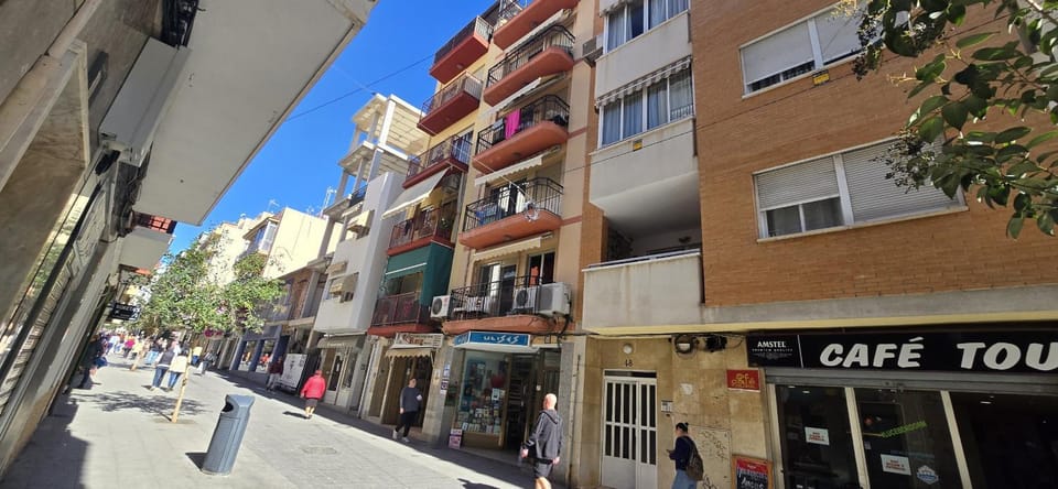 Property building, Facade/entrance, Off site