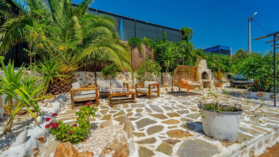 Property building, Garden, Garden view