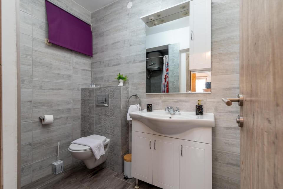 Shower, Bathroom, towels