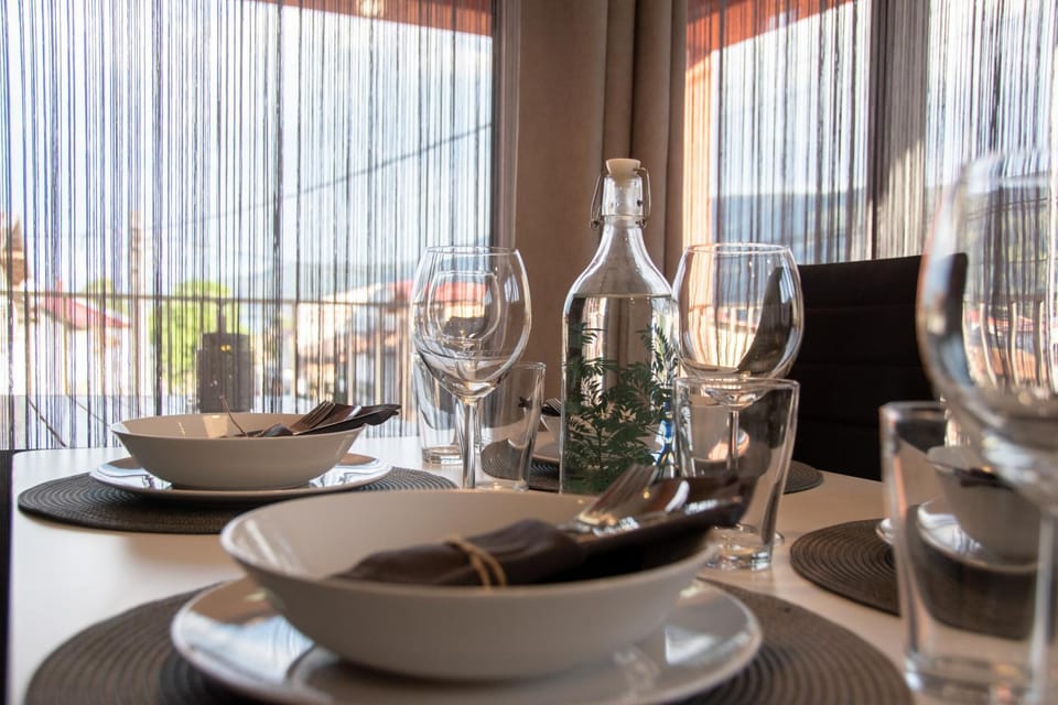 Food and drinks, Dining area