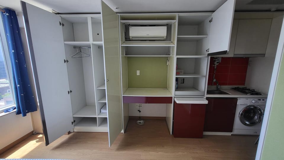 wardrobe
