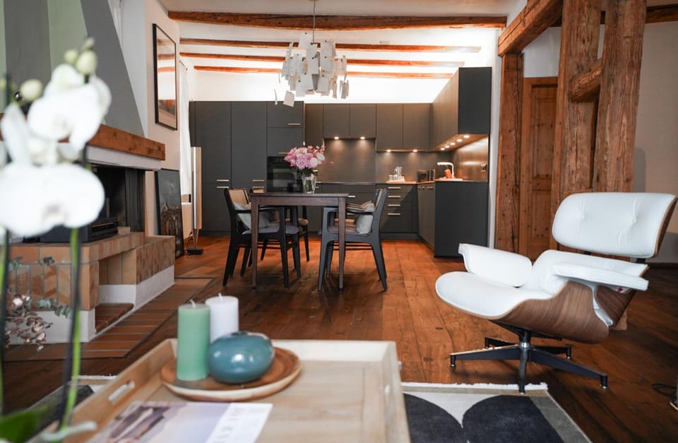 Living room, Dining area