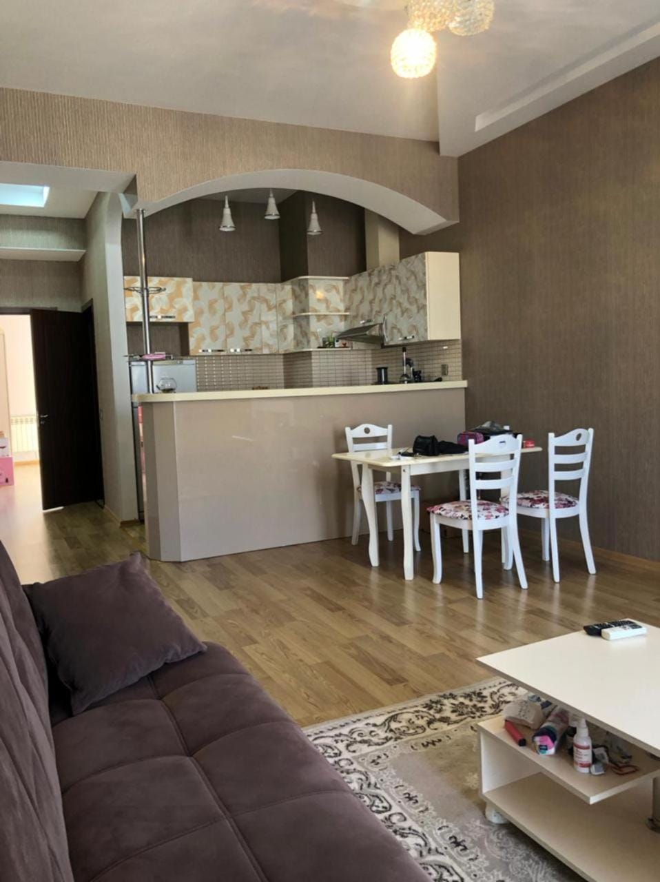 Kitchen or kitchenette, Living room, Seating area, Dining area