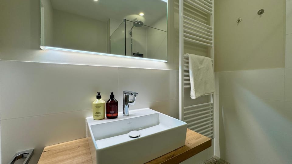 Bathroom, towels
