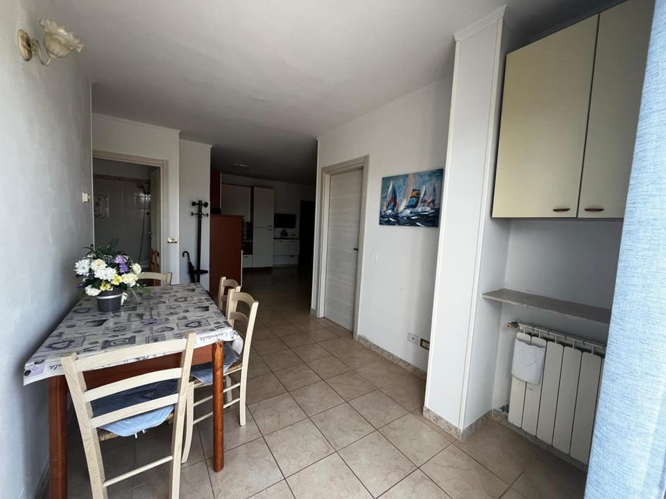 Kitchen or kitchenette, Dining area, heating