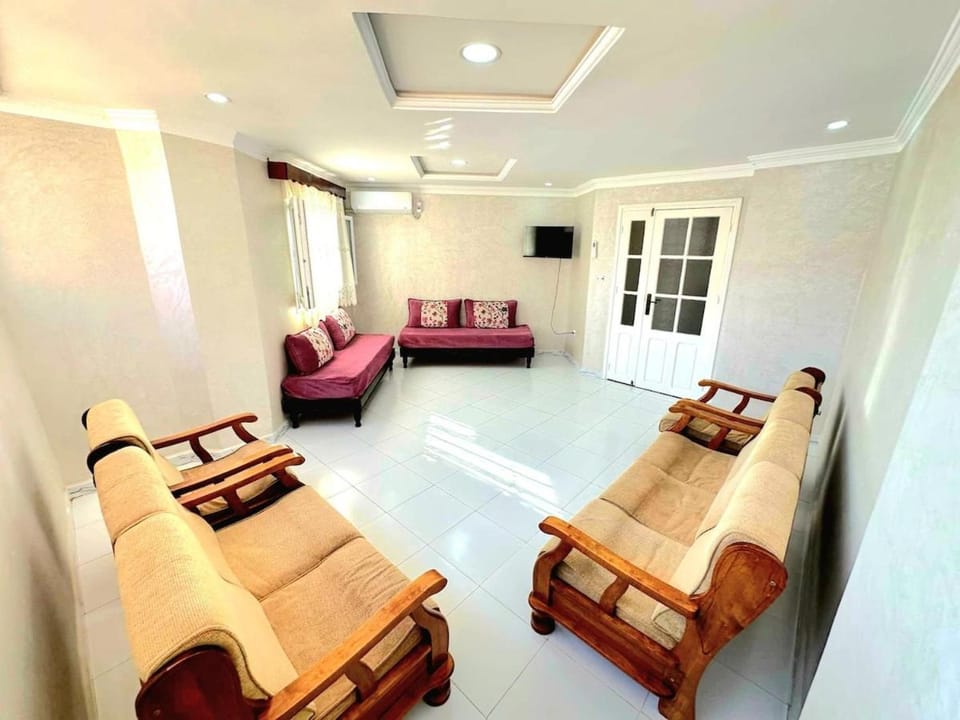 Communal lounge/ TV room, TV and multimedia, Living room, Seating area