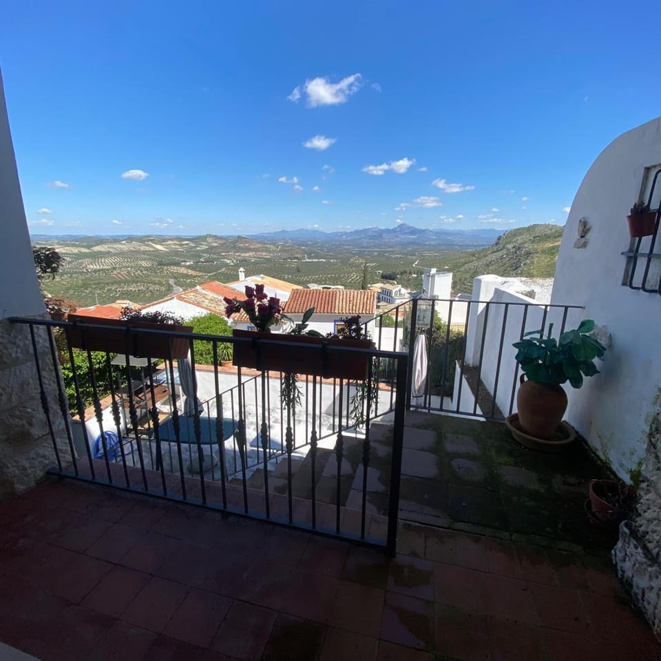 Adarve de los Olivares House in Andalusia