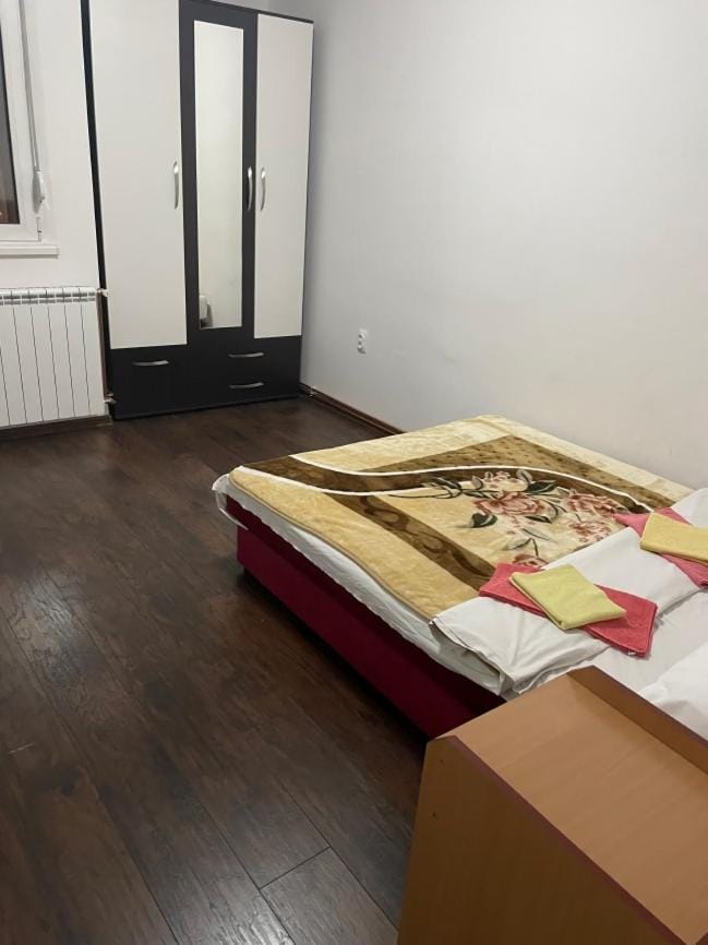 Bed, Bedroom, internet