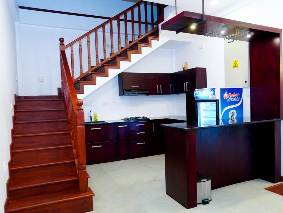 Kitchen or kitchenette, Breakfast, minibar, stove, kitchen